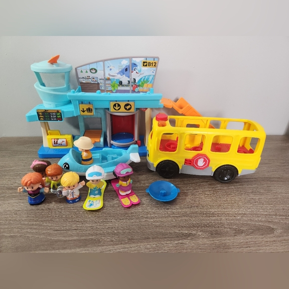 Fisher-Price Little People Toddler Toy Everyday Adventures Airport & Bus Playset - Picture 1 of 11